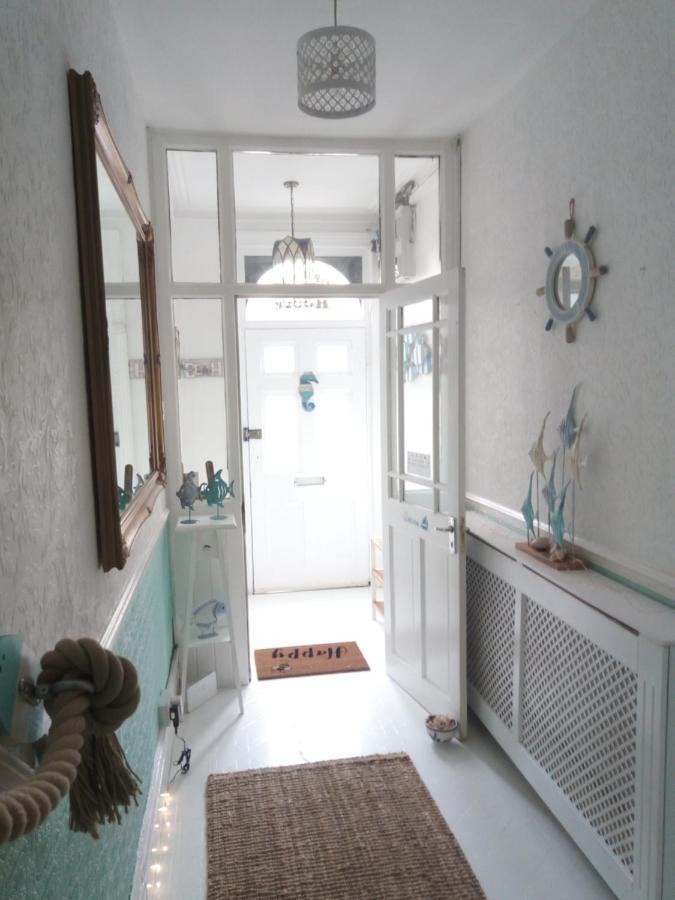 Happy Seaside Days In Combe Martin, Devon Apartment Bagian luar foto