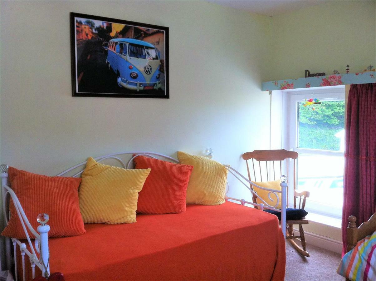 Happy Seaside Days In Combe Martin, Devon Apartment Bagian luar foto